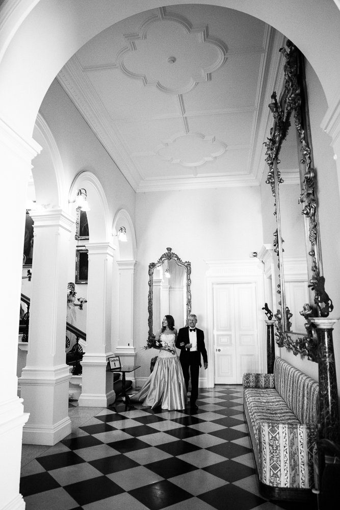 bride arriving capesthorne hall 