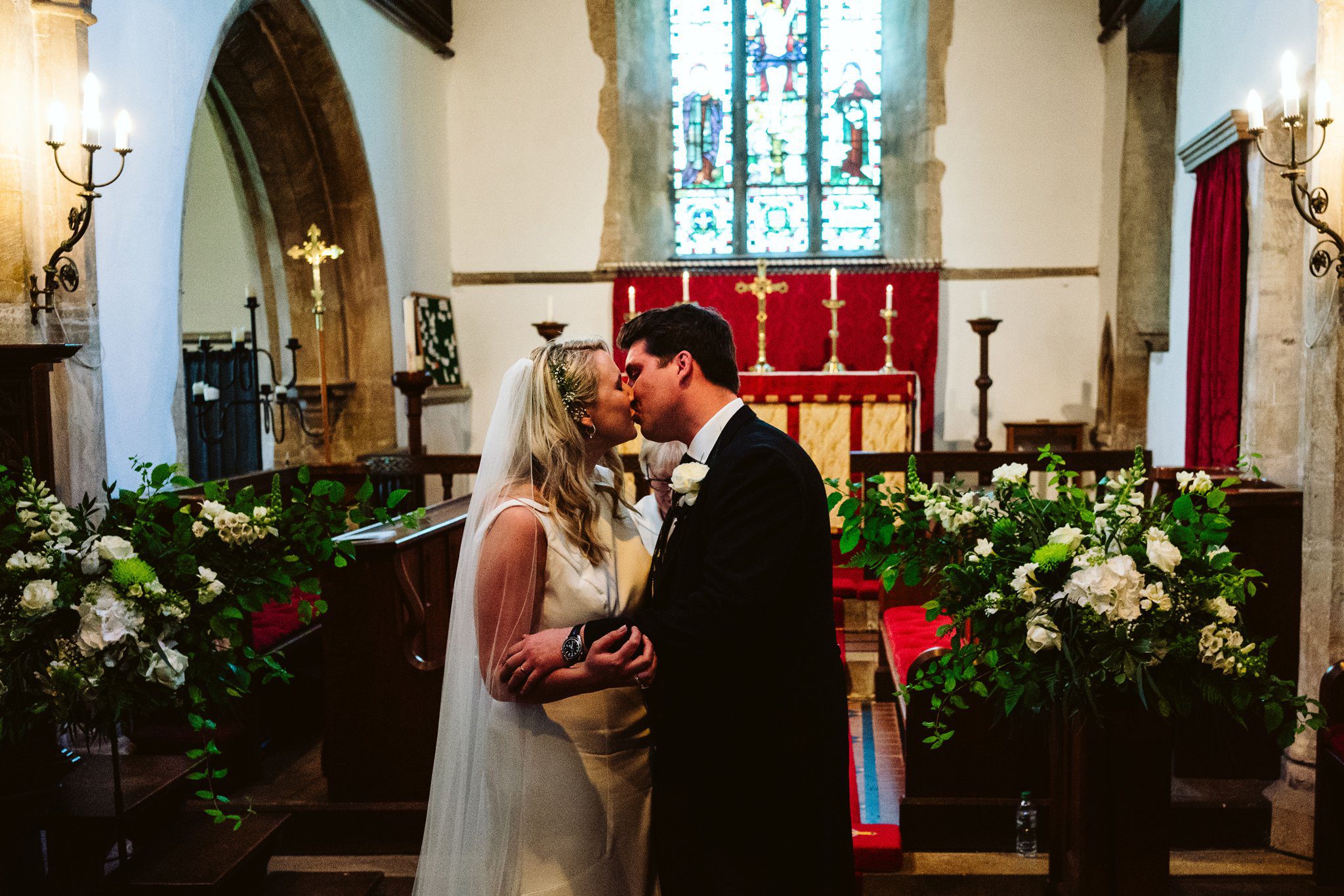 unposed wedding photography