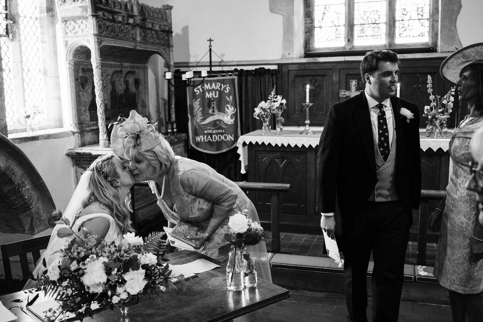 unposed wedding photography