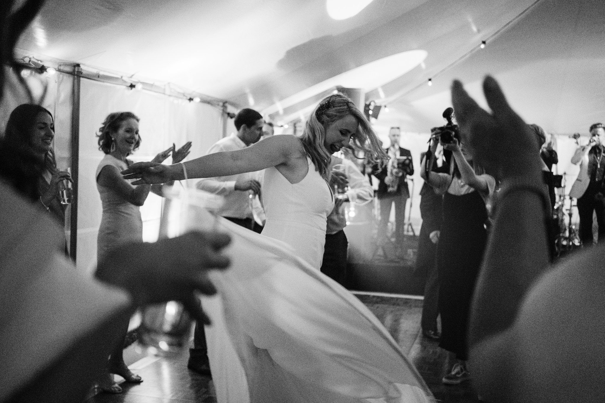 dancefloor wedding photos